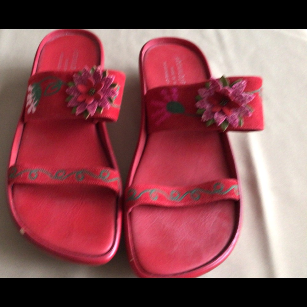 Donald Pliner Red floral sandals